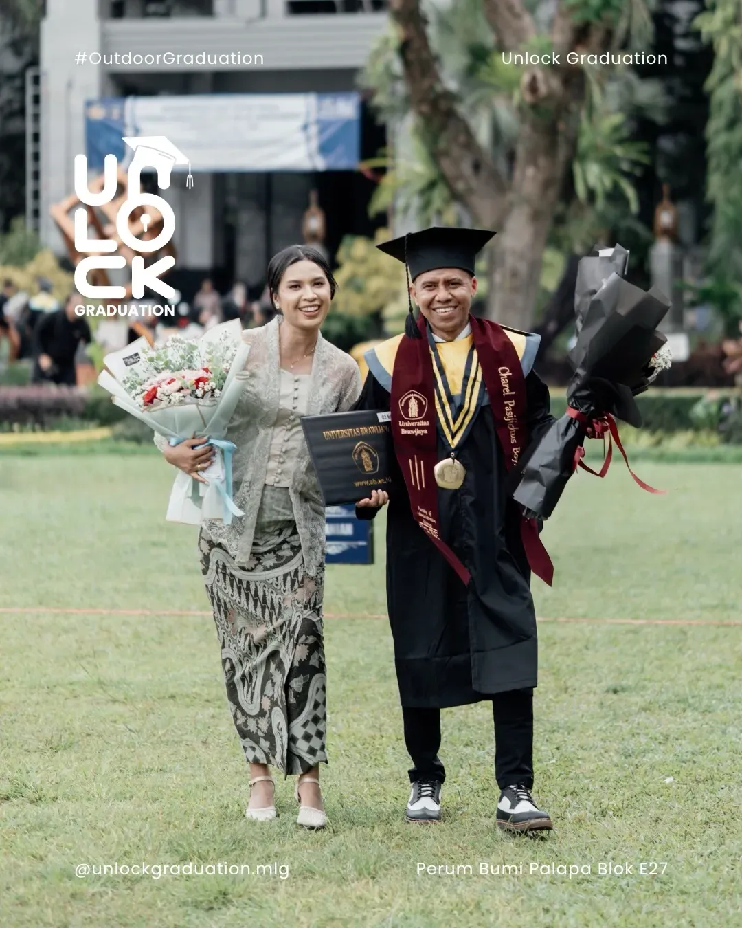 Wisuda outdoor bersama keluarga