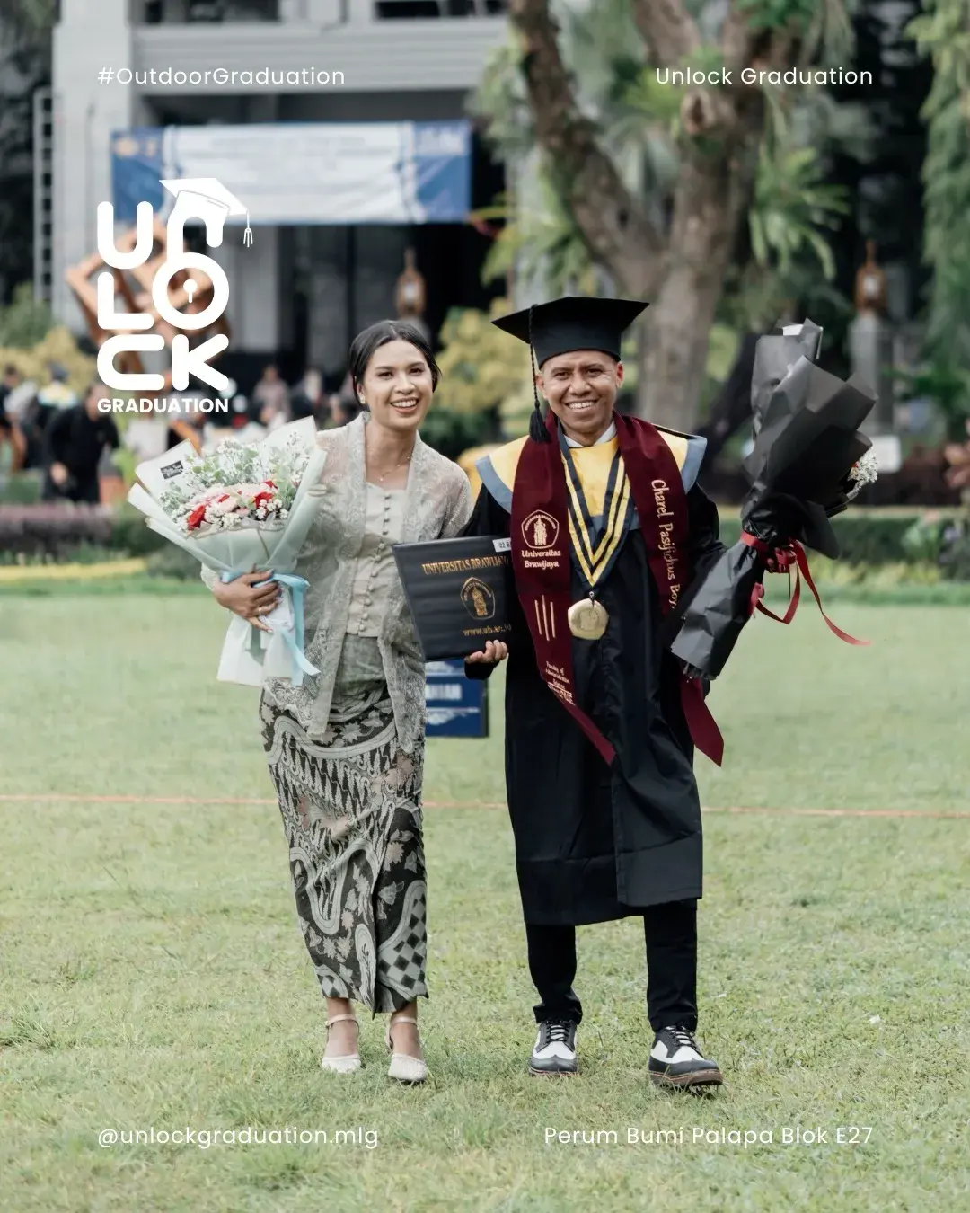 Wisuda outdoor bersama keluarga