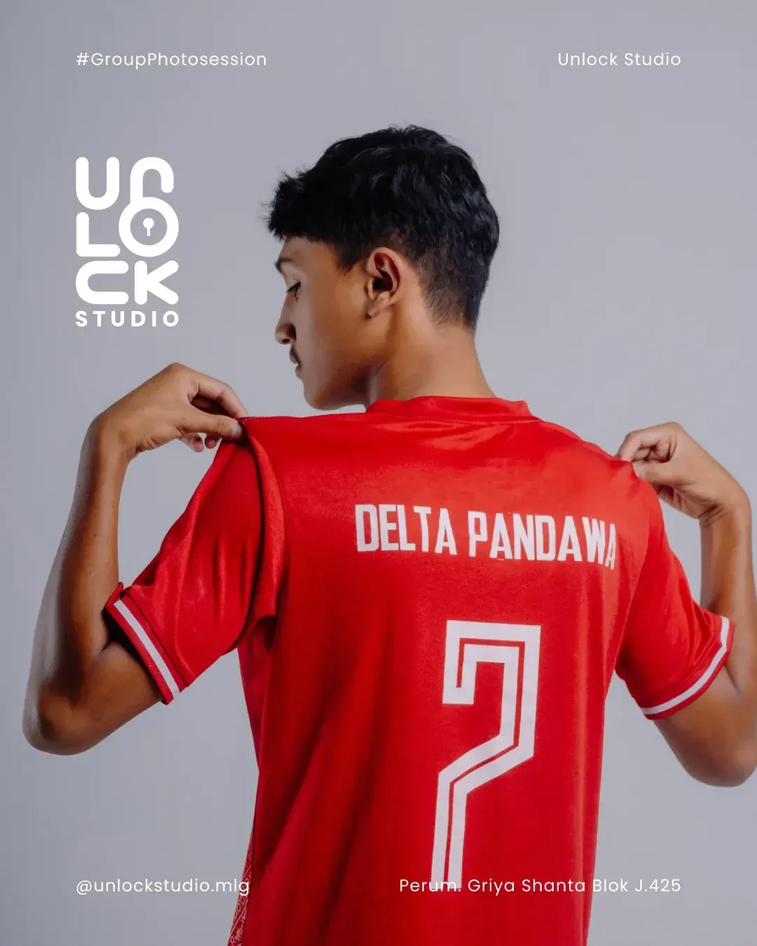 Pemain dengan jersey merah nomor tujuh