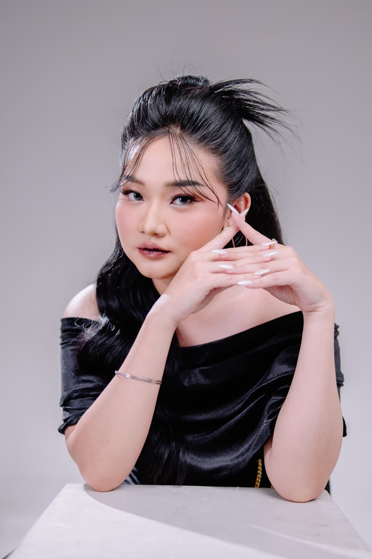 Potret beauty editorial karya Unlock Studio